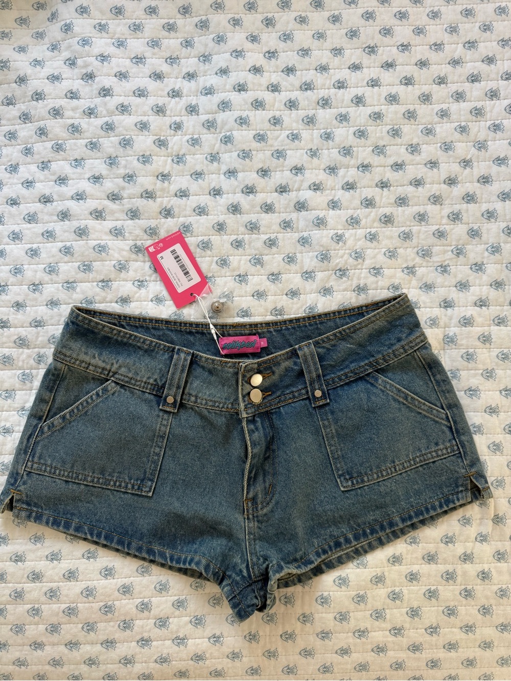 Edikted Double-Button High-Waist Blue Denim Shorts